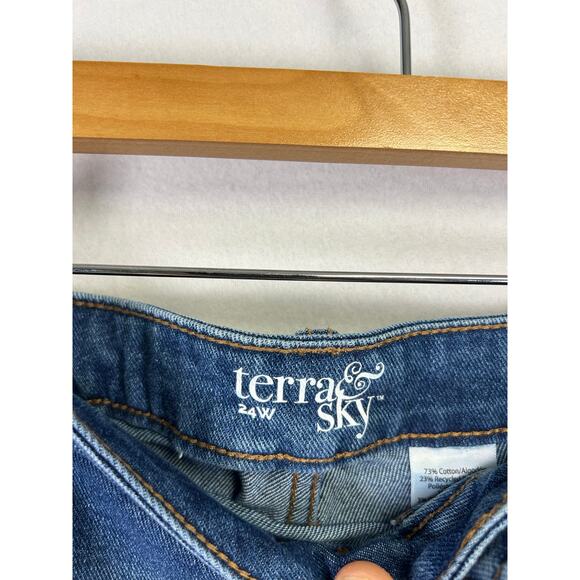 Woman's High Rise Straight Legged Cargo Jeans - Size 24W Plus Size Denim - Picture 3 of 11